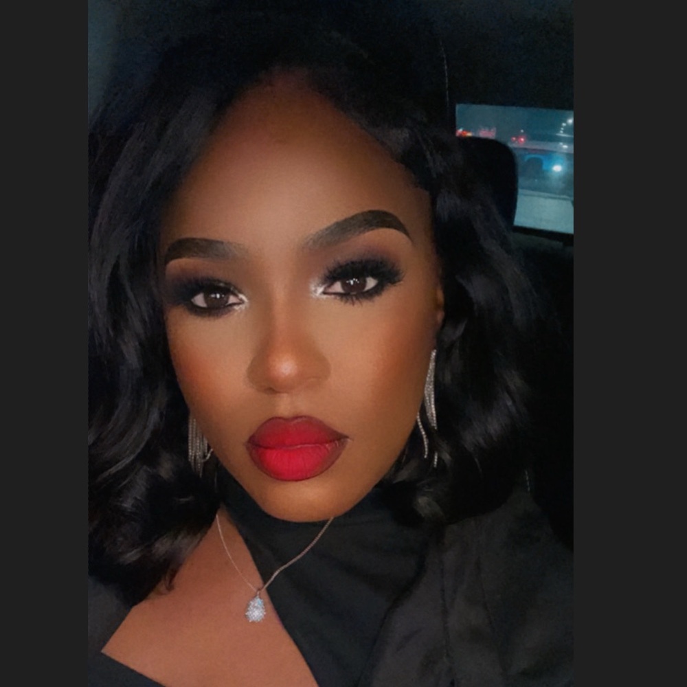 Meet your POSH AMBASSADOR, Jalisa - Picture 5 of 12